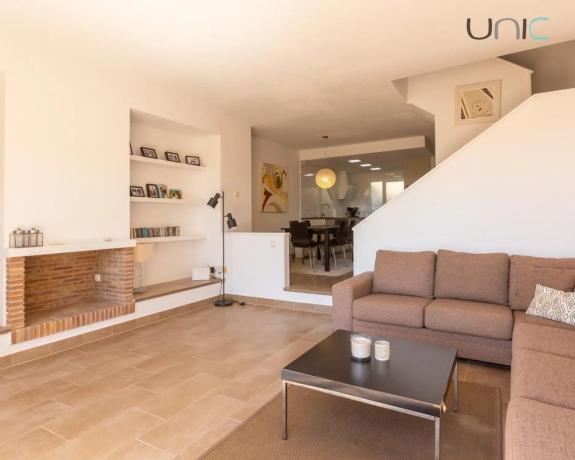 Chalet pareado en avenida Bernia, 2