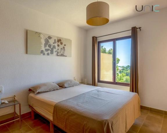 Chalet pareado en avenida Bernia, 2