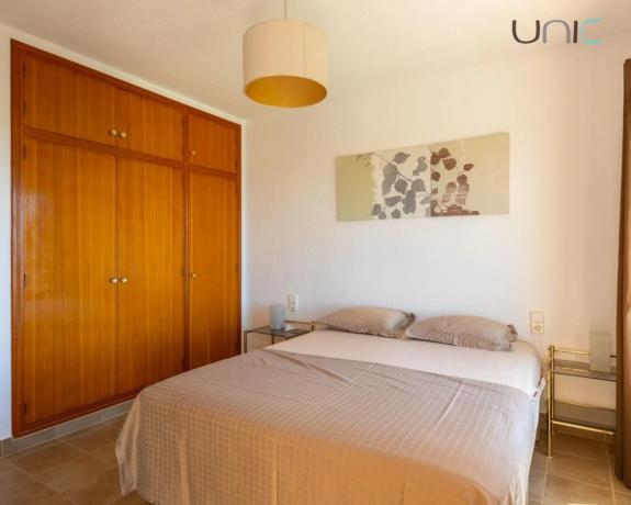 Chalet pareado en avenida Bernia, 2