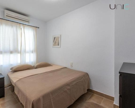 Chalet pareado en avenida Bernia, 2