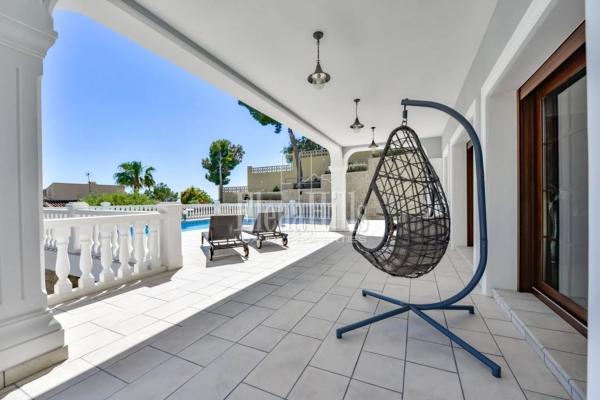 Casa independiente en calle Oslo