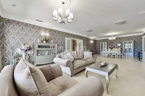 Casa independiente en calle Oslo