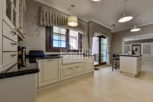 Casa independiente en calle Oslo