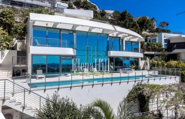 Casa independiente en calle Noruega-a.h