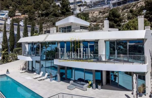 Casa independiente en calle Noruega-a.h