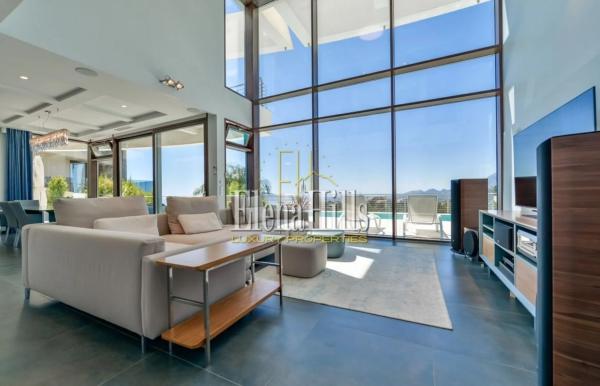 Casa independiente en calle Noruega-a.h