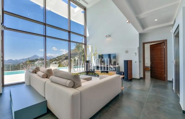 Casa independiente en calle Noruega-a.h