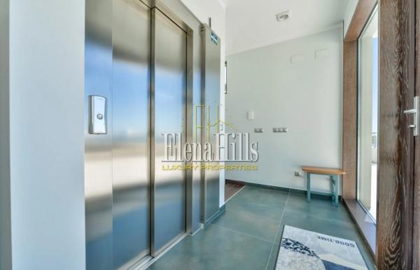 Casa independiente en calle Noruega-a.h