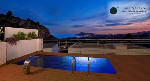 Casa independiente en calle Erica