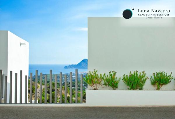 Casa independiente en calle Erica