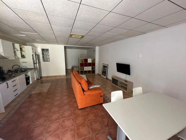 Estudio en calle Ferrocarril, 2