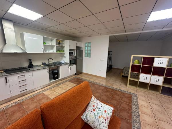 Estudio en calle Ferrocarril, 2