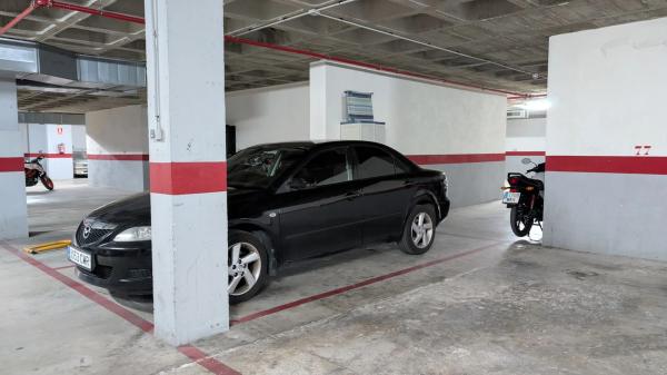 Piso en calle Presidente Adolfo Suárez, 18