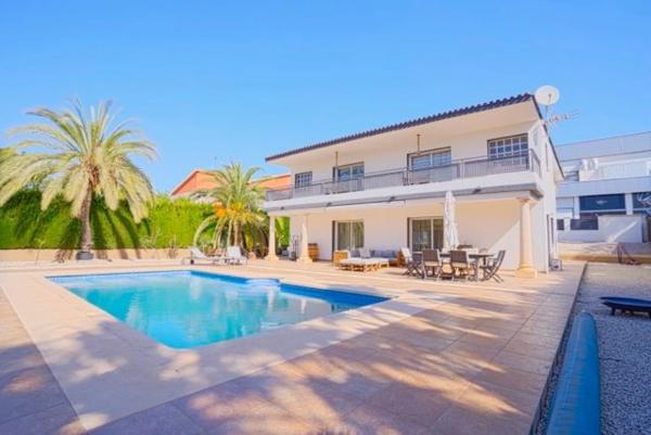 Casa independiente en calle de Berlín