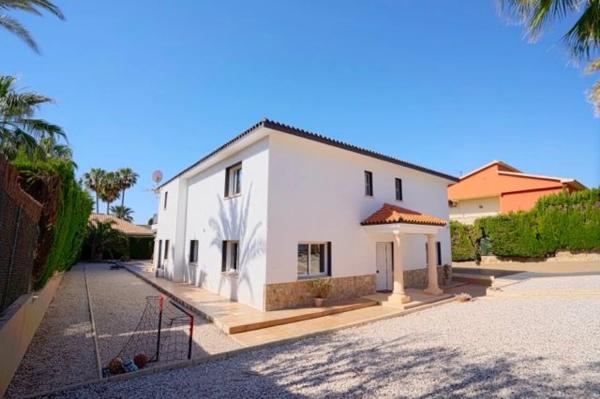 Casa independiente en calle de Berlín