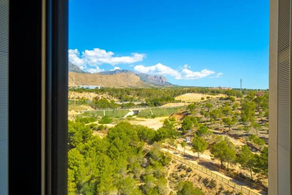 Piso en calle Presidente Adolfo Suárez