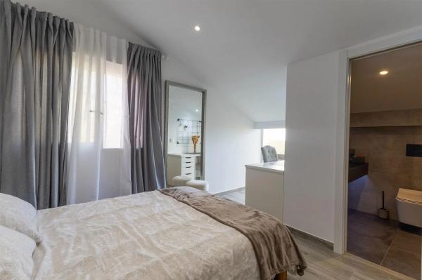 Dúplex en calle de la Virgen de la Almudena, 4