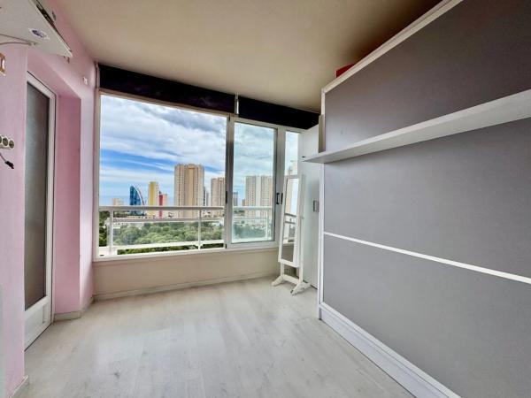 Piso en calle Presidente Adolfo Suárez