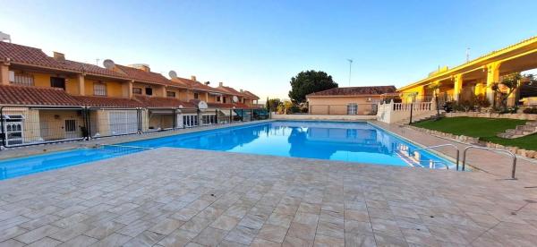 Casa independiente en avenida de Estocolmo, 50