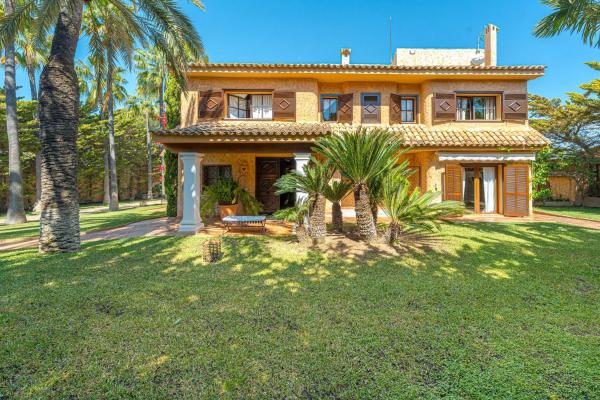 Casa independiente en avenida de Malta