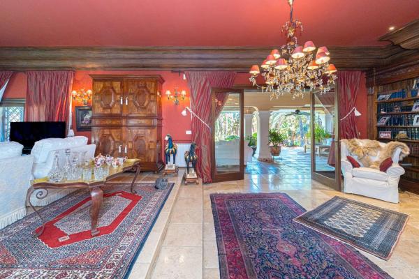 Casa independiente en avenida de Malta