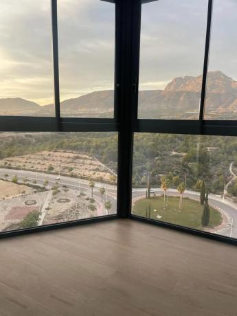 Piso en avenida Vicente Perez Devesa, 3