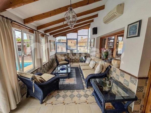 Casa independiente en Урбанисасьон Рокас Бланкас