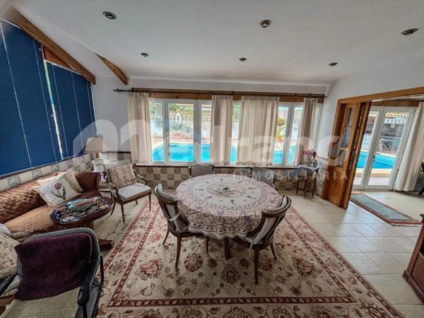 Casa independiente en Урбанисасьон Рокас Бланкас