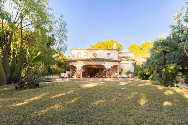 Casa independiente en calle Rumanía