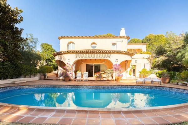 Casa independiente en calle Rumanía