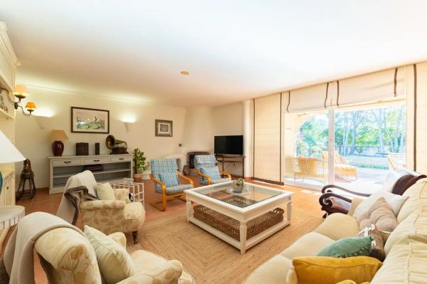 Casa independiente en calle Rumanía