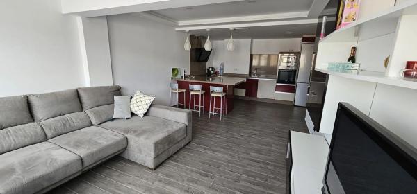 Piso en avenida Mare de Déu del Sofrat