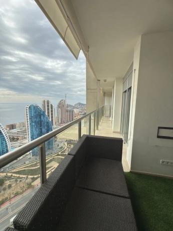 Piso en calle Presidente Adolfo Suárez, 6