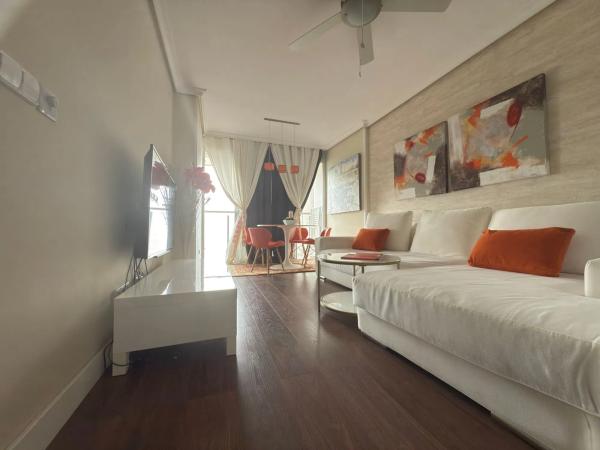 Piso en calle Presidente Adolfo Suárez, 6