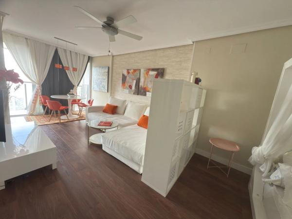 Piso en calle Presidente Adolfo Suárez, 6