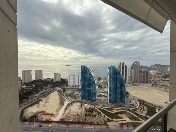 Piso en calle Presidente Adolfo Suárez, 6