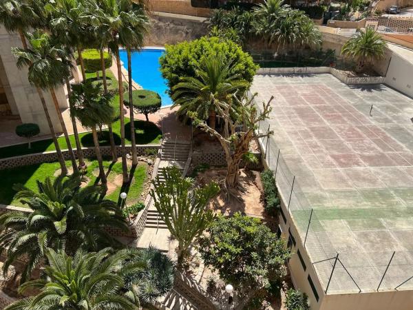 Piso en calle Cornellana, 1