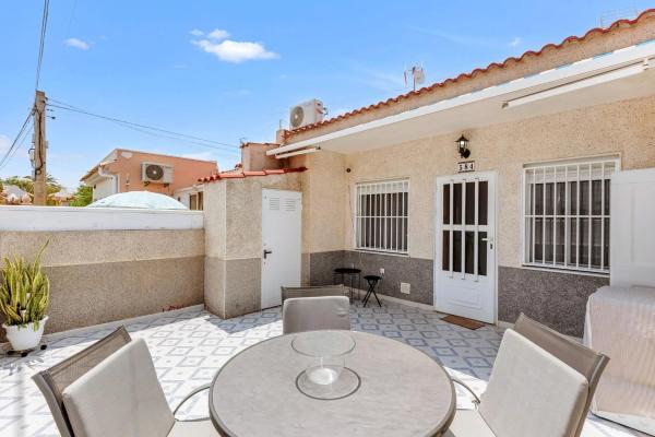 Casa independiente en avenida los Nenúfares