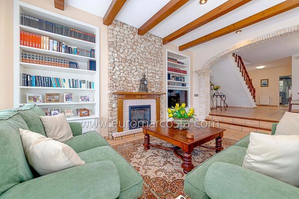 Casa independiente en calle Mar Rojo