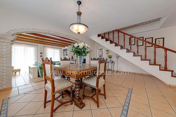 Casa independiente en calle Mar Rojo