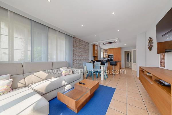 Casa independiente en calle Mar Rojo