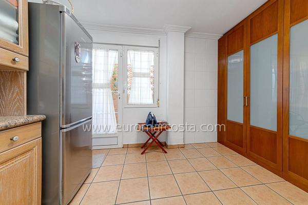 Casa independiente en calle Mar Rojo