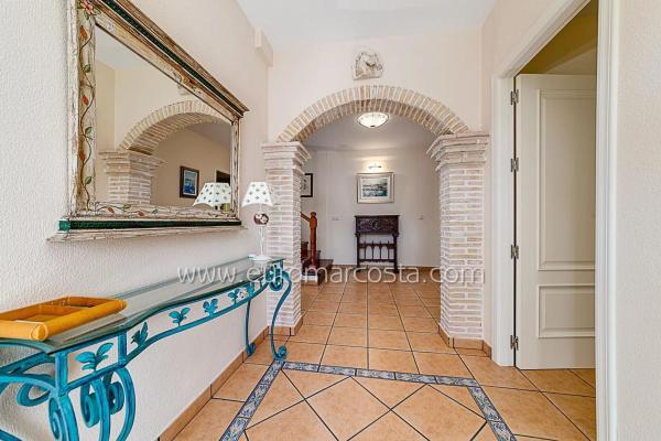 Casa independiente en calle Mar Rojo