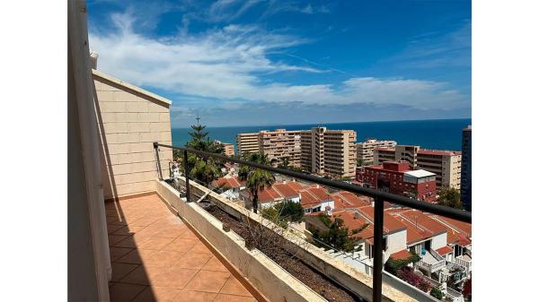 Chalet pareado en calle Castellón, 2