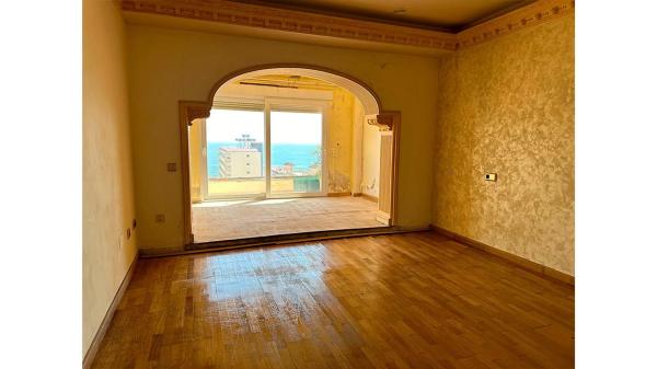 Chalet pareado en calle Castellón, 2