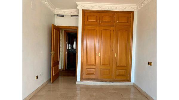 Chalet pareado en calle Castellón, 2