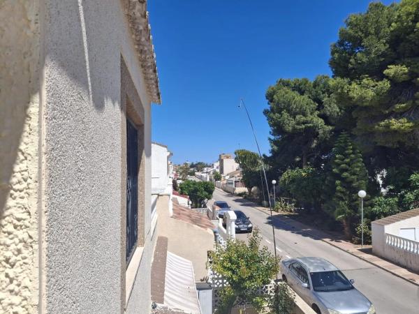 Chalet adosado en calle el Canario