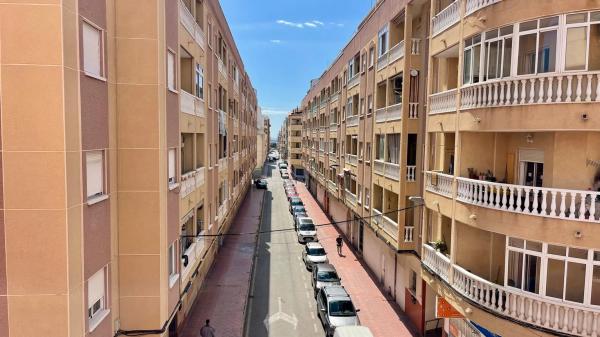 Piso en calle San Policarpo Número 91