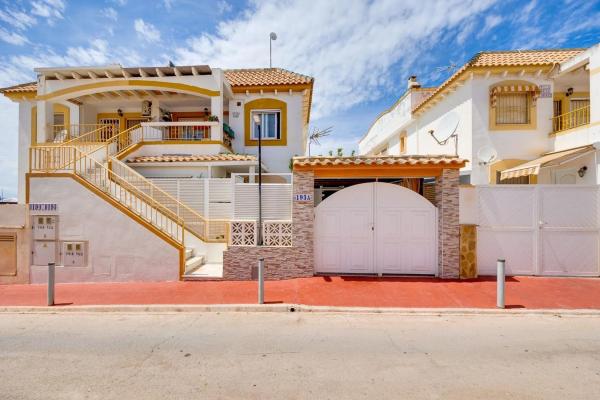 Casa independiente en Urbanizacion Parque Naciones