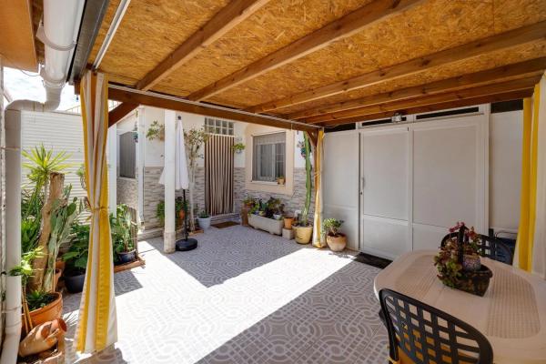 Casa independiente en Urbanizacion Parque Naciones